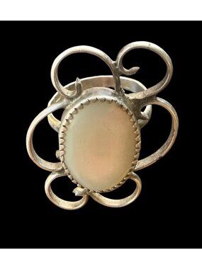Vintage 925 Sterling Silver Mother of Pearl Scrollwork Ring Oval Cabochon